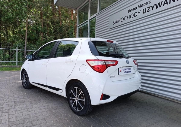 Toyota Yaris cena 59900 przebieg: 94243, rok produkcji 2018 z Poznań małe 466